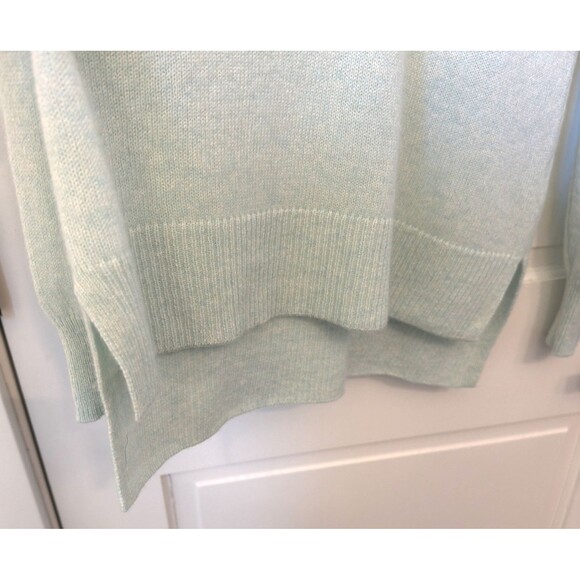 Sax Fifth Avenue 100% Cashmere Mint Green V Neck Sweater XS Old Money Soft Cozy - Picture 5 of 12